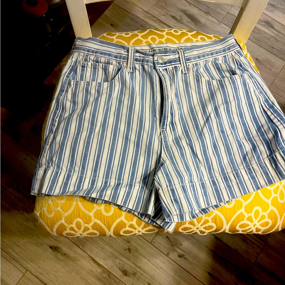 American Eagle Size 6. worn once